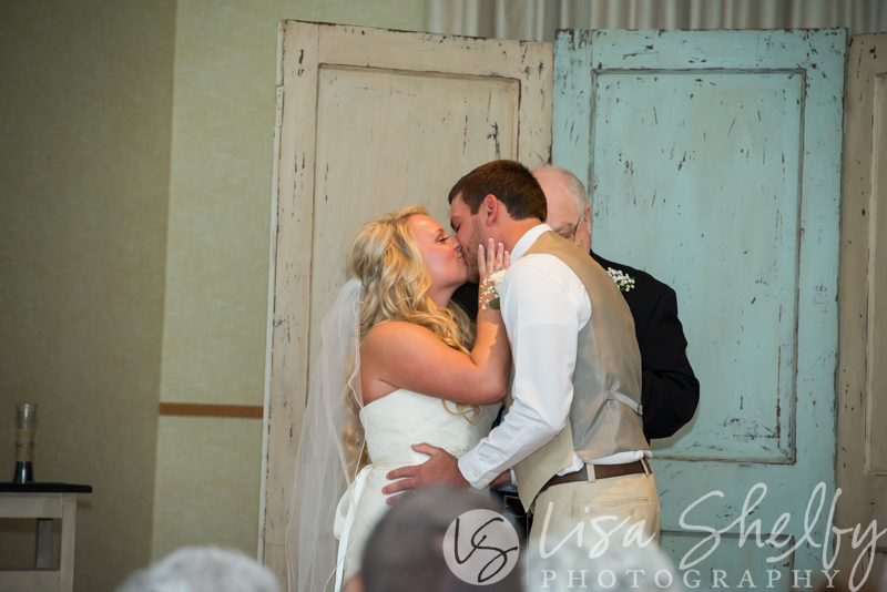 Allison + Kyle's Wedding - Lisa Shelby Photography