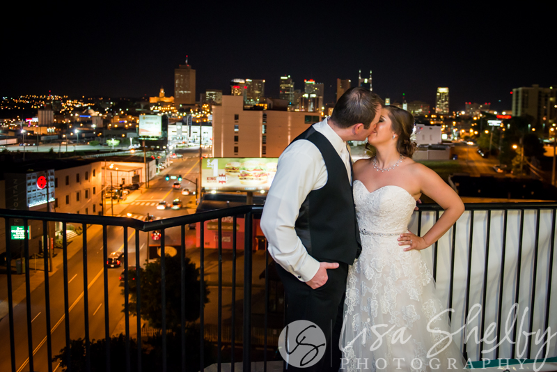 Lindsay & Dustin's Nashville Wedding - Lisa Shelby Photography